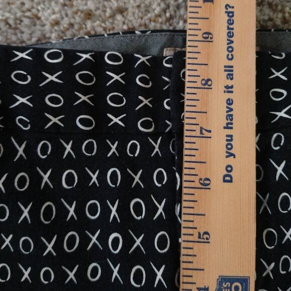 Banana Republic XOXO Hampton Fit Shorts Black White Pattern Sz 2 - Picture 12 of 13
